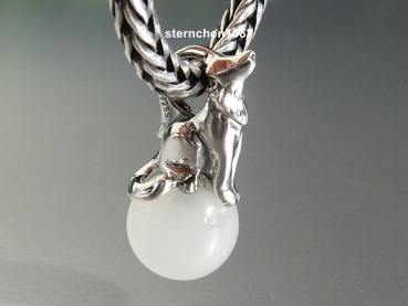 Preview: Trollbeads * Der Wolf in dir Anhänger mit Wolf und weißem Mondstein * 01