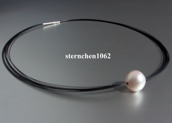 Necklace with freshwater pearl